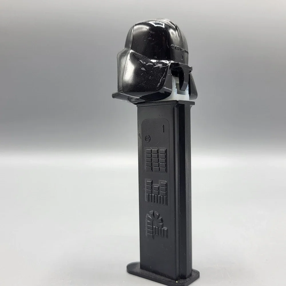 Vintage PEZ Candy Dispenser Star Wars Darth Vader 1997 Lucasfilm Hungary Black
